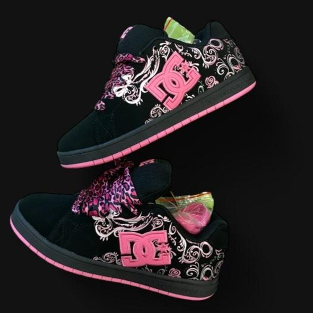 Dc shoes pixie graphic